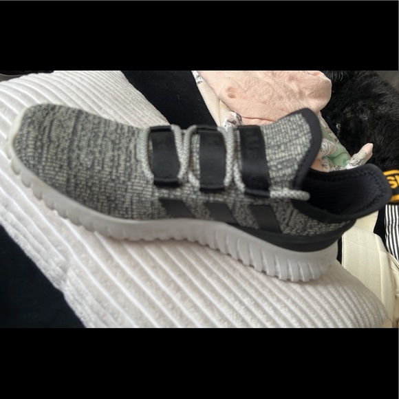 Mens adidas shoes - Picture 3 of 4